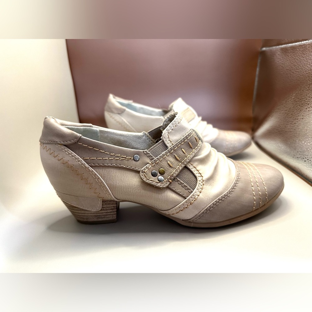 Casual Comfort Slip-On Ankle Boot shoes in Taupe